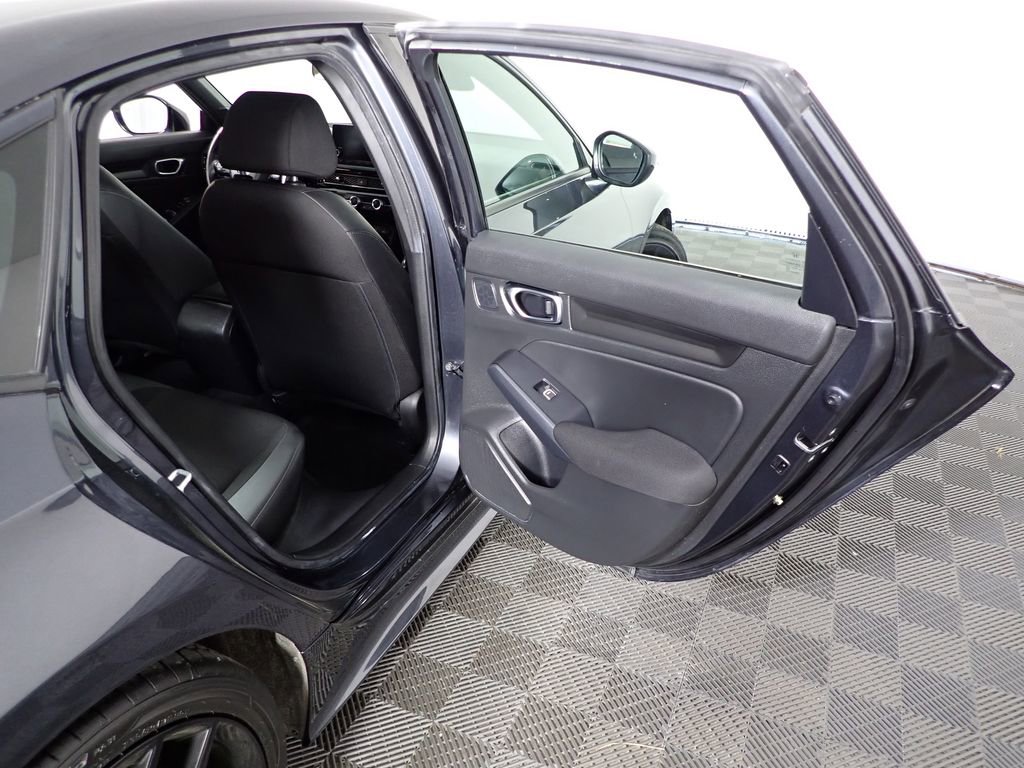 Used 2025 Honda Civic Sport image 28