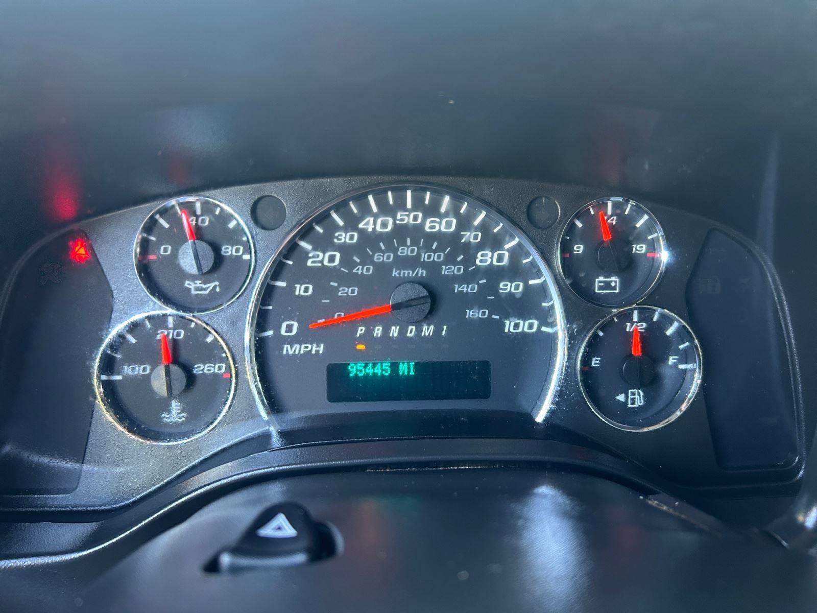 Used 2014 Chevrolet Express 3500 RWD image 18