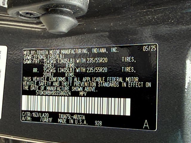 Used 2025 Toyota Highlander Platinum image 32
