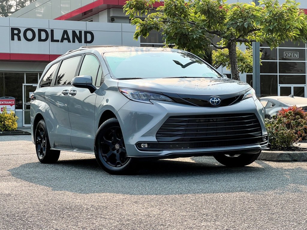 Used 2025 Toyota Sienna XSE