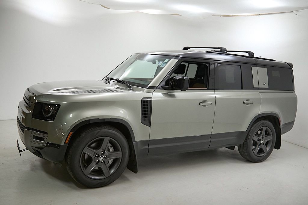 Used 2024 Land Rover Defender 130 X-Dynamic SE image 6