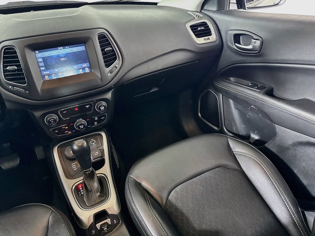 Used 2018 Jeep Compass Latitude w/ Popular Equipment Group AWD/4WD image 22