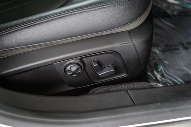Used 2016 Maserati Ghibli RWD image 44