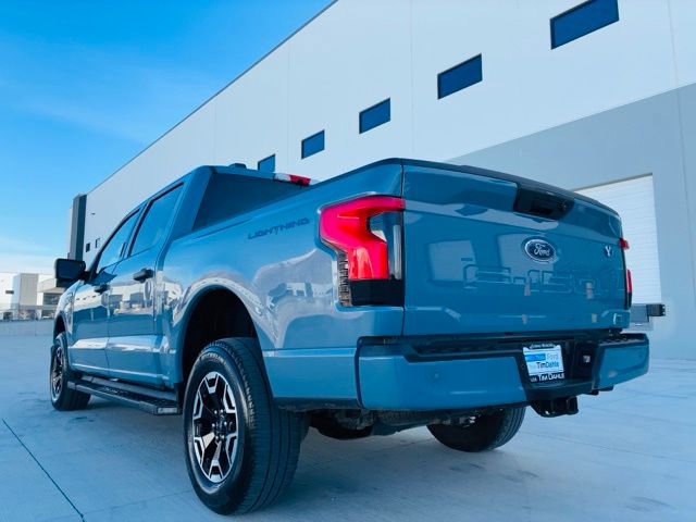 Used 2023 Ford F150 Lightning XLT image 4