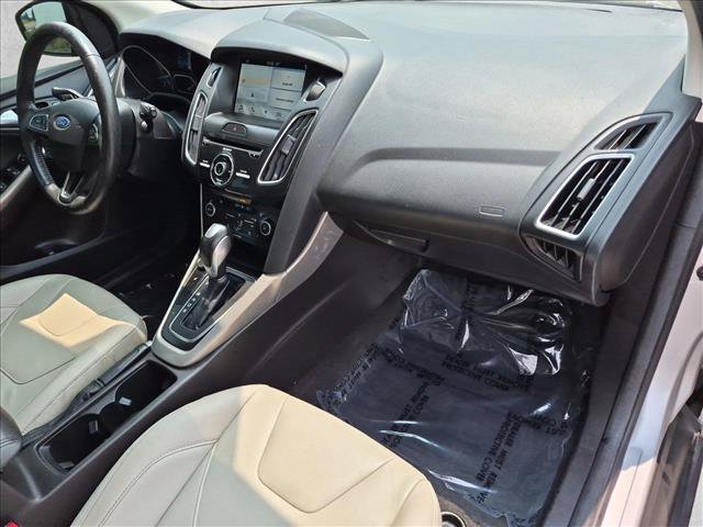 Used 2017 Ford Focus Titanium FWD image 22