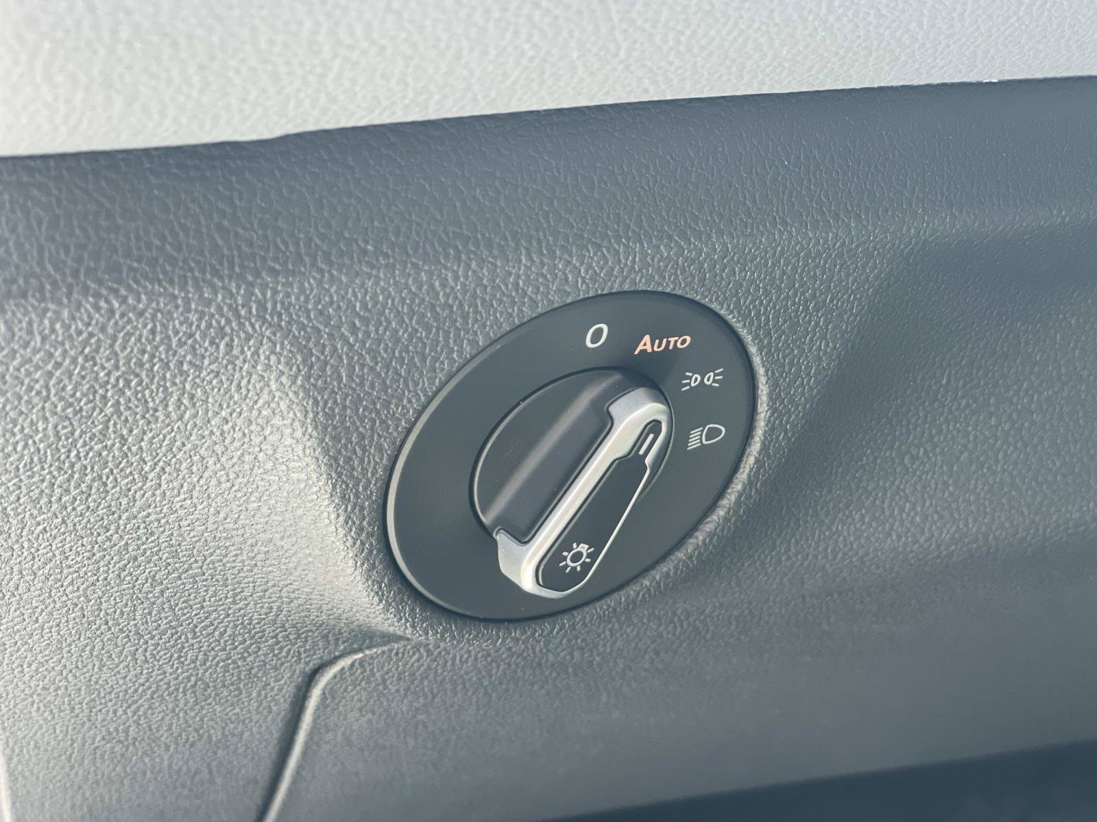 New 2026 Volkswagen Jetta SEL FWD image 19