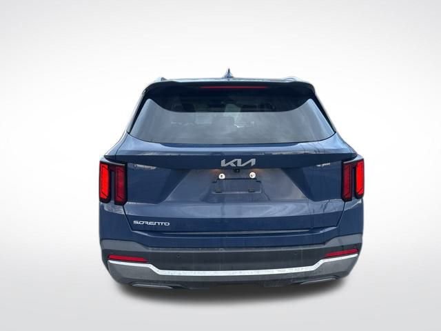 Used 2025 Kia Sorento S image 4