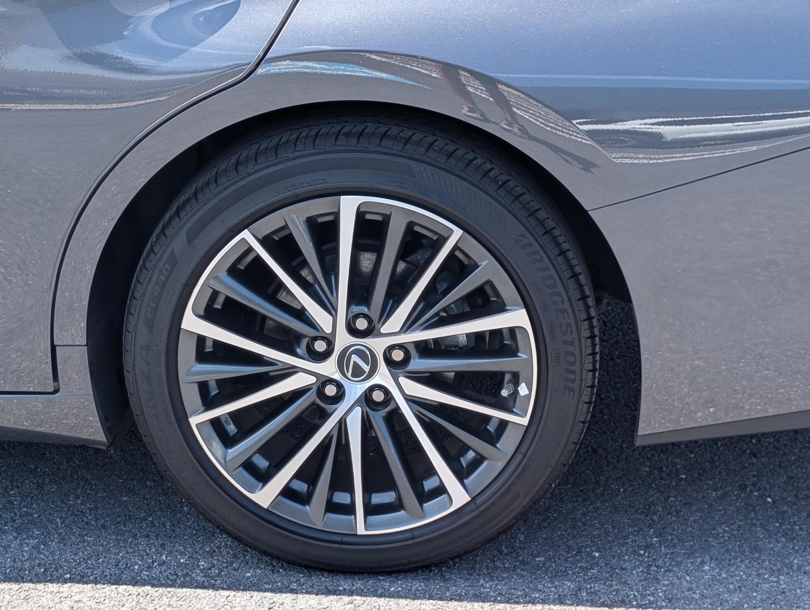 Certified 2025 Lexus ES 350 w/ Premium Package FWD image 9