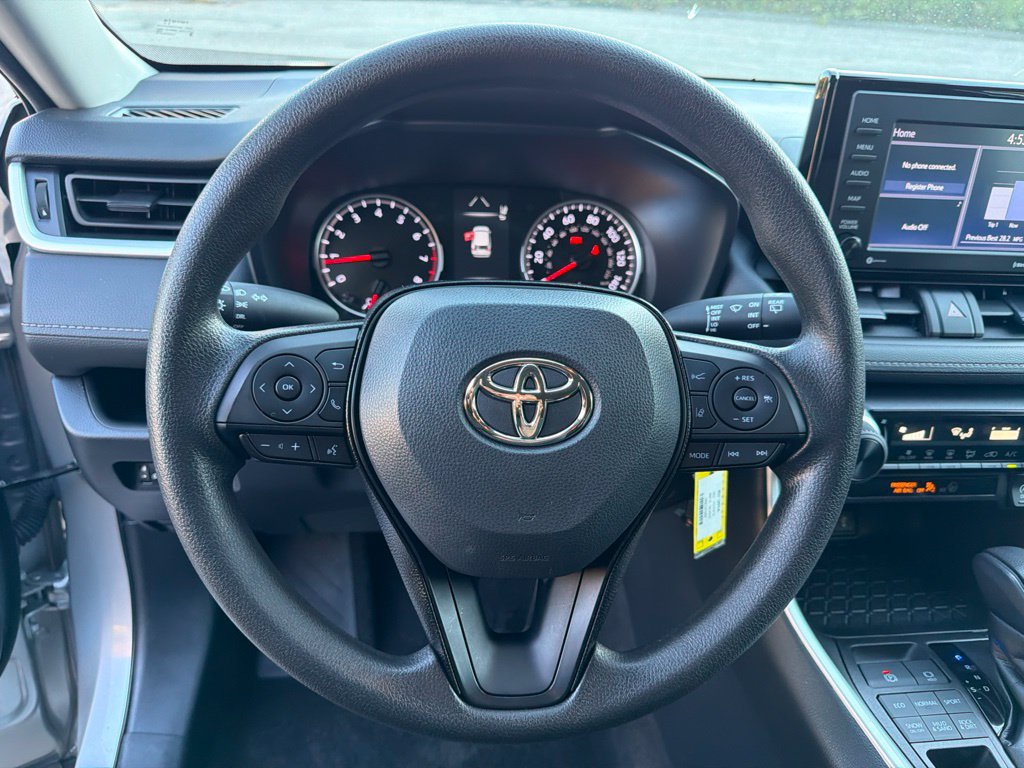 Used 2021 Toyota RAV4 LE AWD/4WD image 16