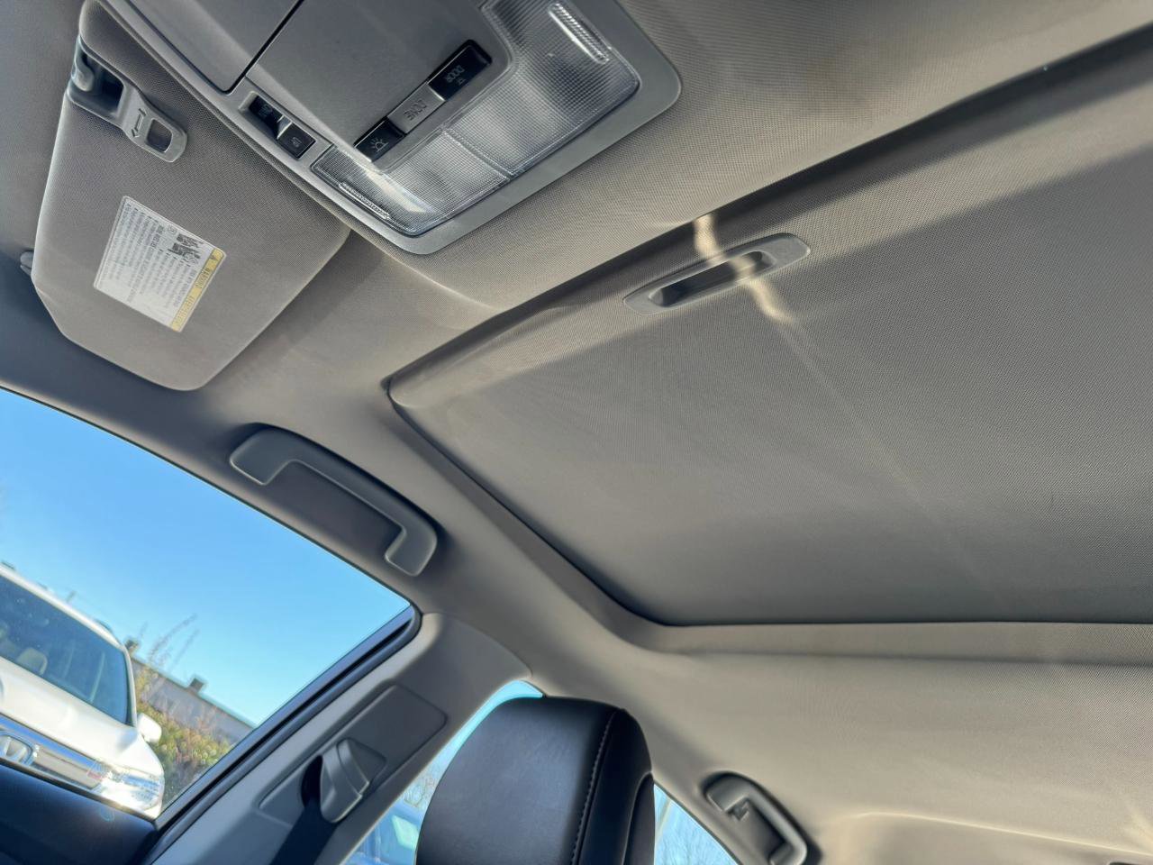 Used 2016 Toyota Avalon Touring image 27