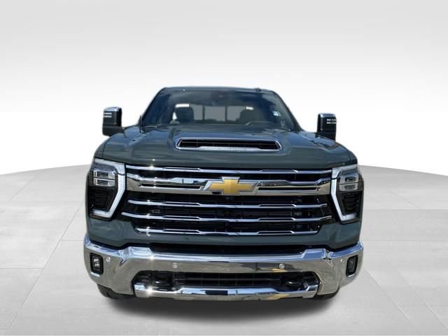 New 2026 Chevrolet Silverado 2500 LTZ w/ LTZ Convenience Package AWD/4WD image 2