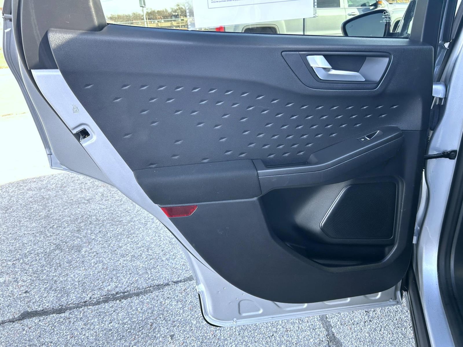 Used 2020 Ford Escape SE image 17