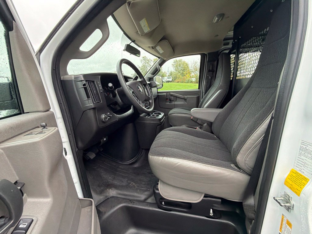 Used 2025 GMC Savana 2500 w/ Driver Convenience Package RWD image 15