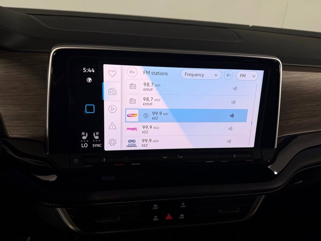 Used 2024 Volkswagen Atlas SEL Premium R-Line image 20