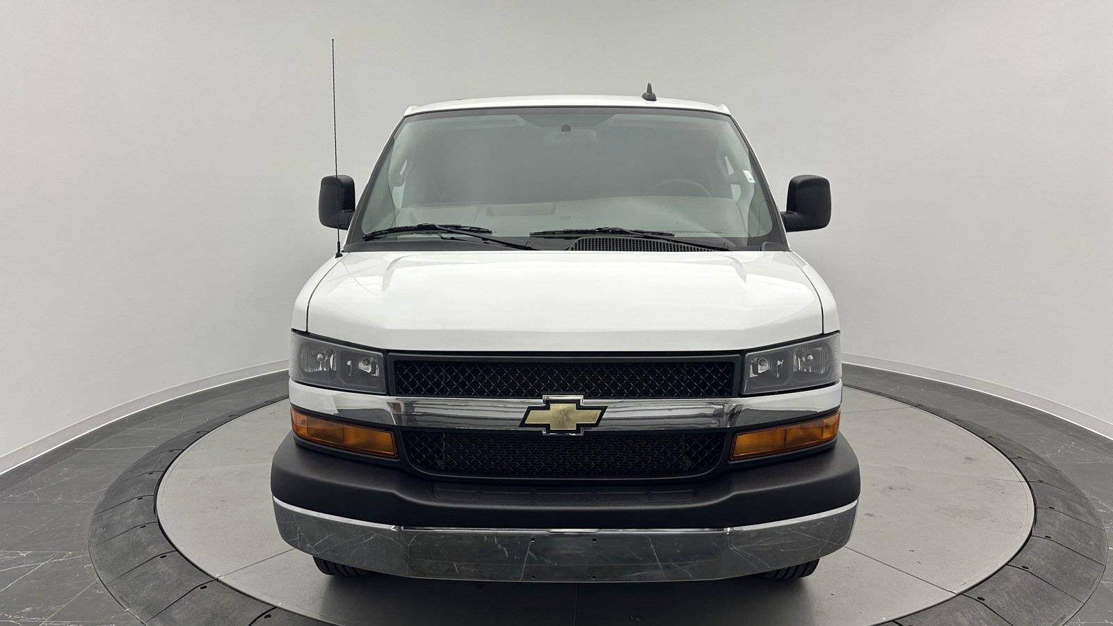 Used 2023 Chevrolet Express 2500 w/ Driver Convenience Package RWD image 2