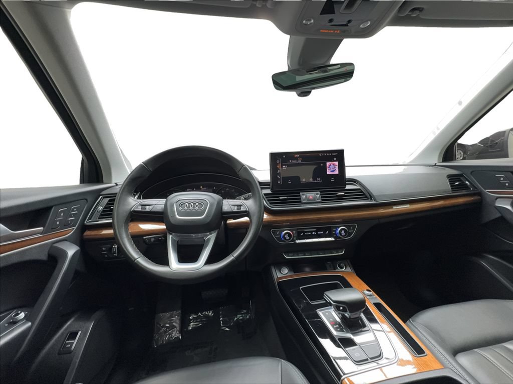 Used 2023 Audi Q5 2.0T Premium w/ Convenience Package AWD/4WD image 38