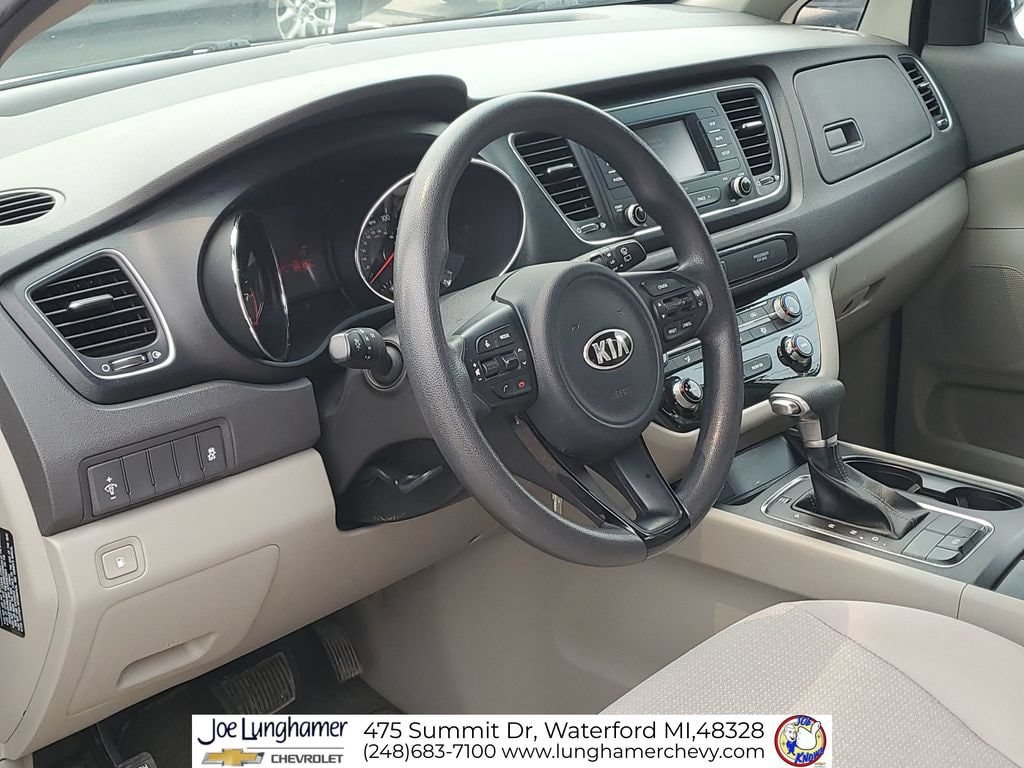 Used 2018 Kia Sedona L FWD image 11