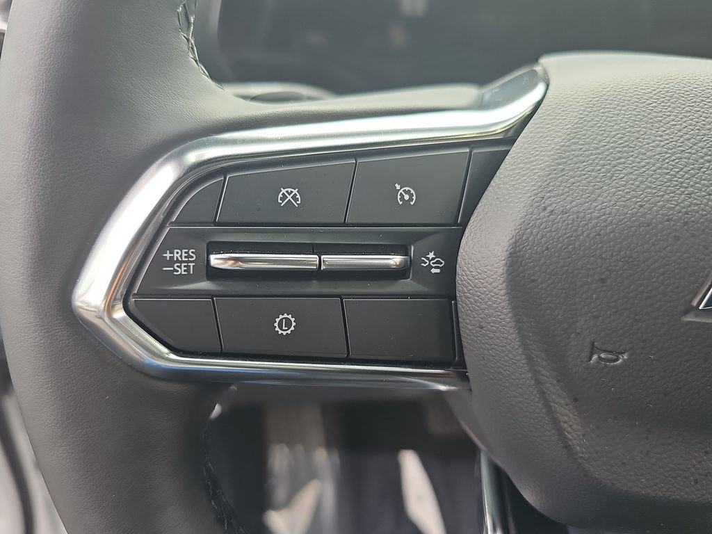 Used 2025 Chevrolet Equinox LT AWD/4WD image 16