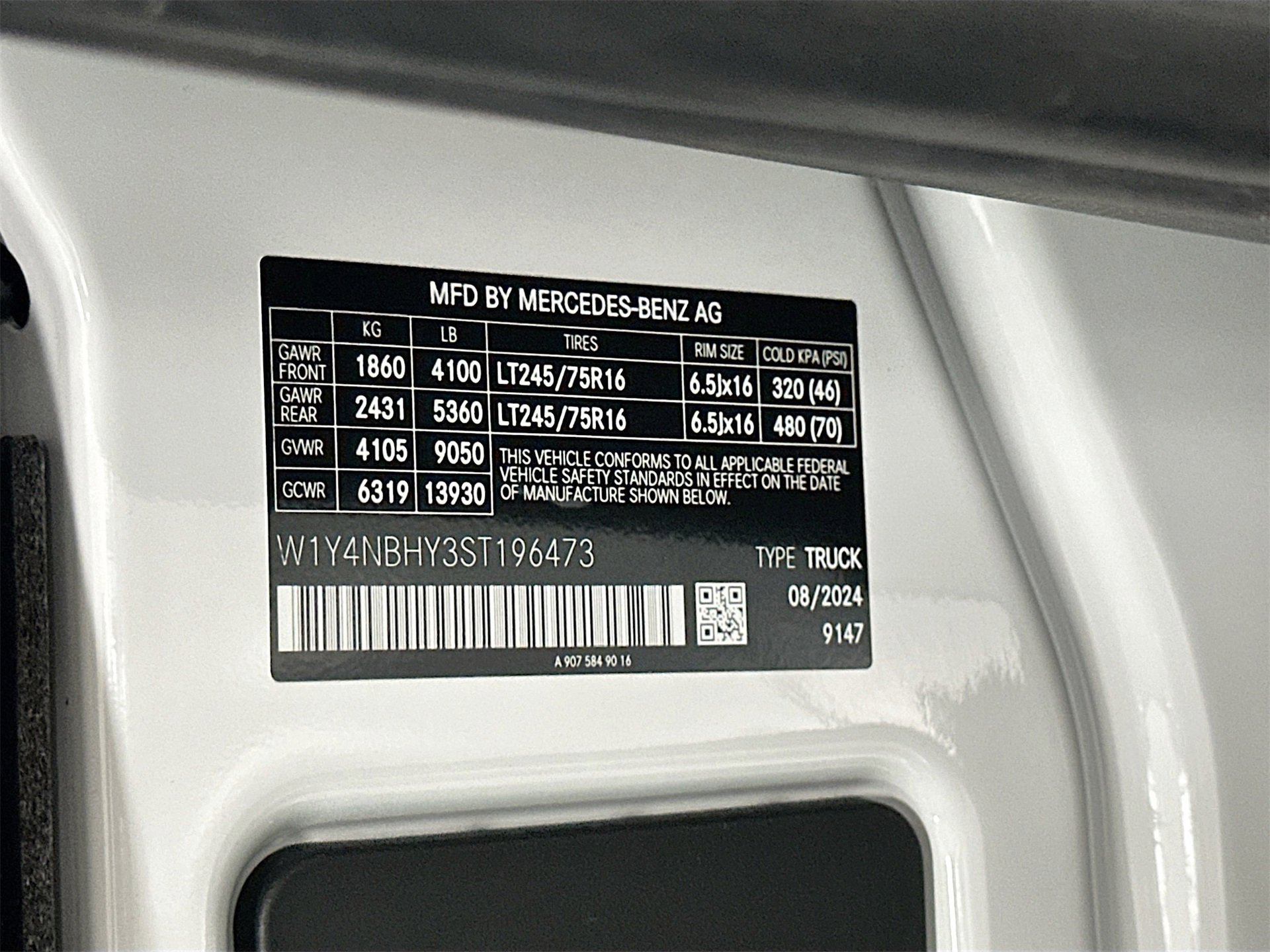 Used 2025 Mercedes-Benz Sprinter 2500 image 28