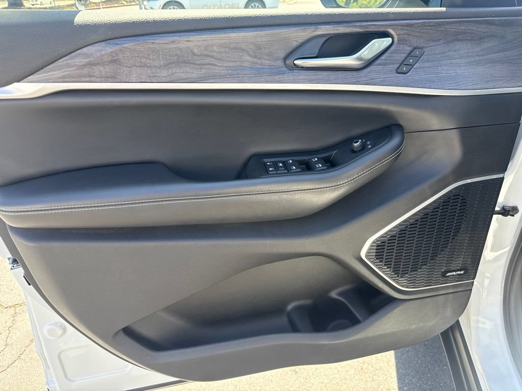 Used 2022 Jeep Grand Cherokee Limited 4xe w/ Luxury Tech Group II AWD/4WD image 15