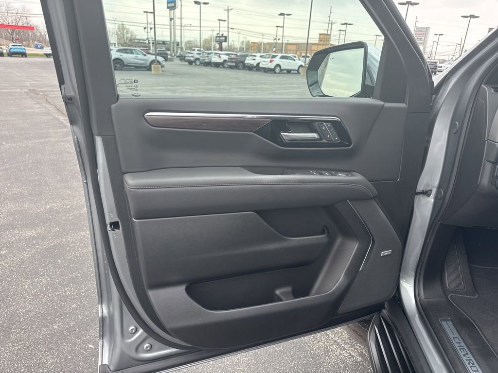New 2026 Chevrolet Suburban Premier w/ Sun And Tow Package image 25