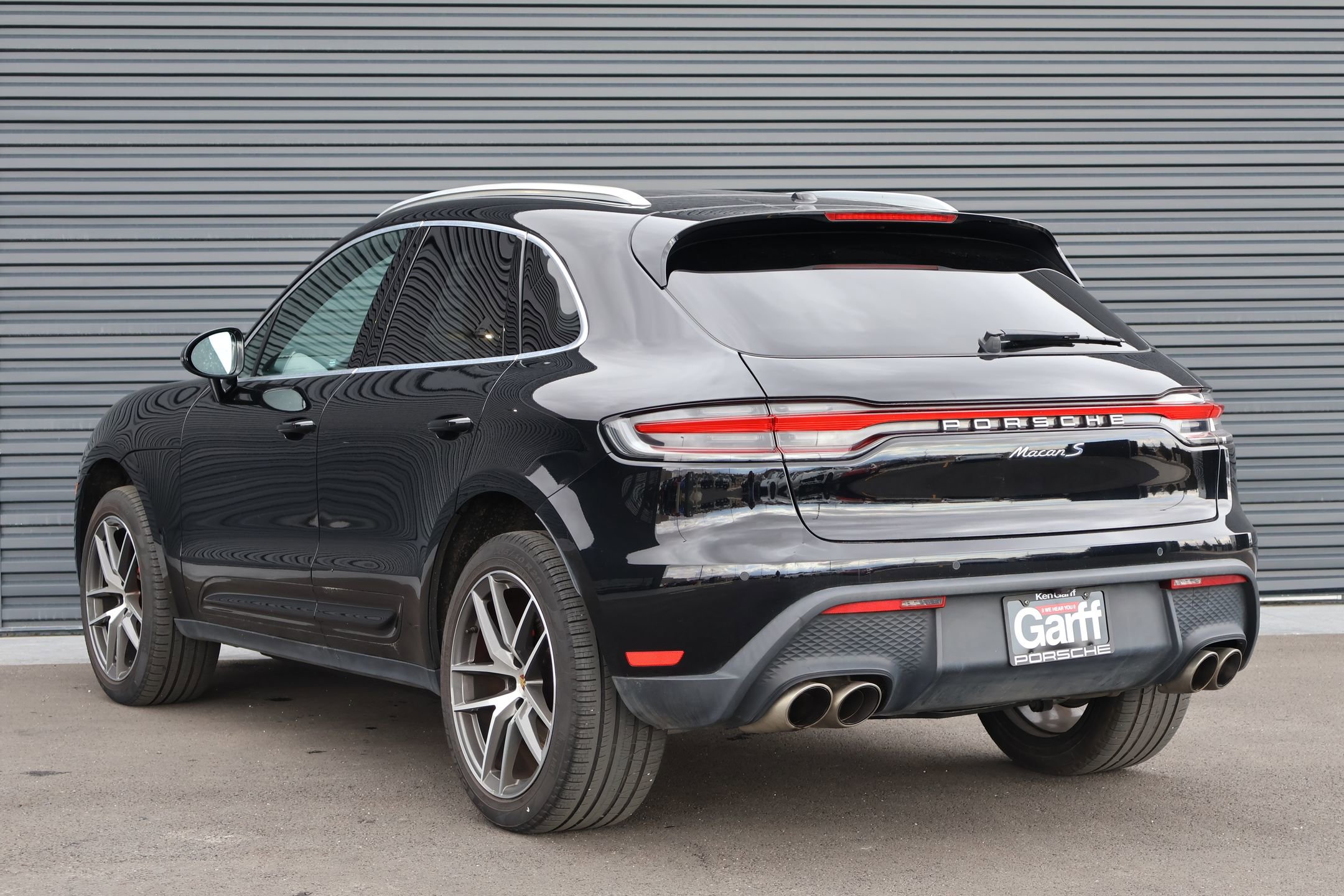 Certified 2023 Porsche Macan S image 3