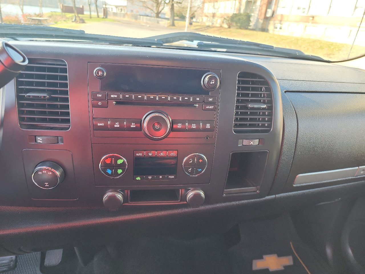 Used 2008 Chevrolet Silverado 2500 LT w/ 1LT Convenience Package image 16