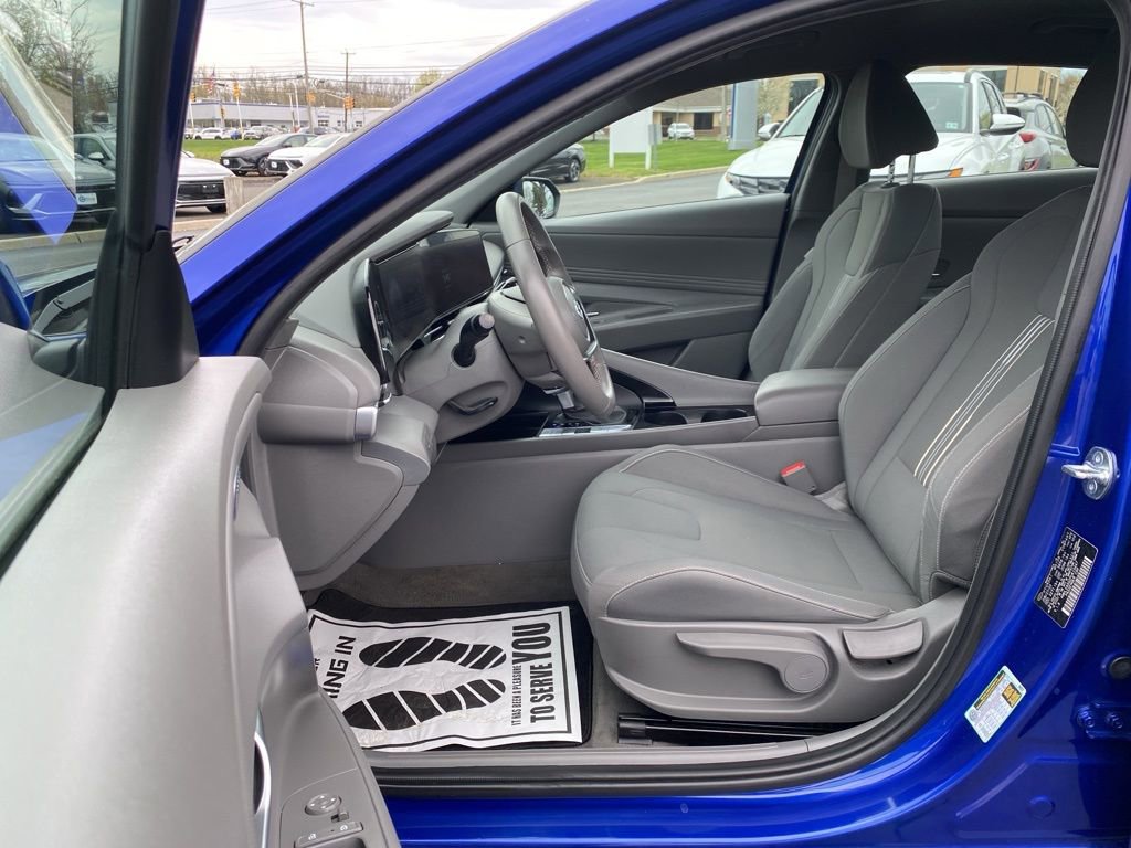 Certified 2023 Hyundai Elantra SEL w/ Convenience Package image 12