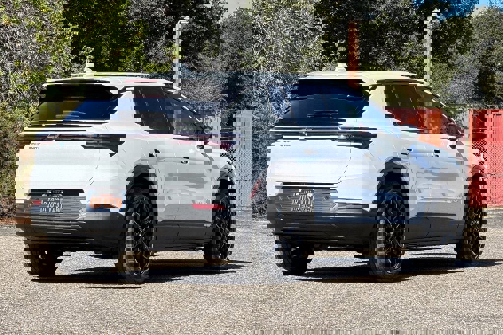 New 2026 Chevrolet Equinox EV LT w/ LPO, Blackout Package image 4