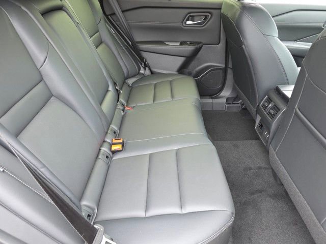 New 2025 Nissan Rogue SL w/ Tech Package image 25