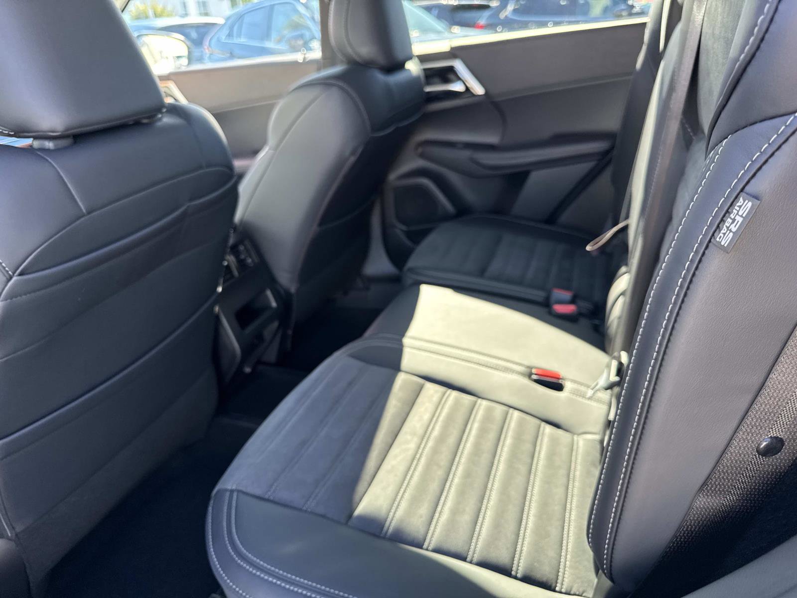 New 2025 Mitsubishi Outlander 4WD Plug-In Hybrid image 12