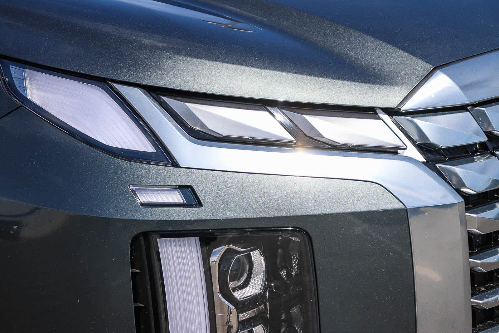 Used 2025 Hyundai Palisade Calligraphy image 4