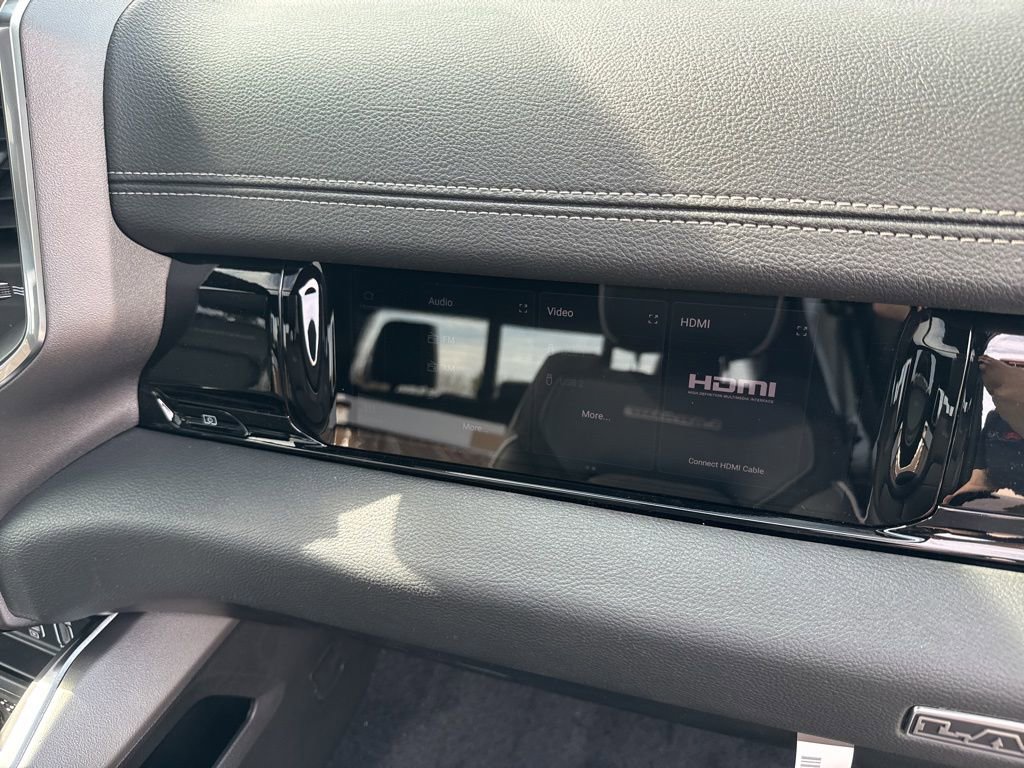 New 2026 RAM 1500 Laramie AWD/4WD image 32