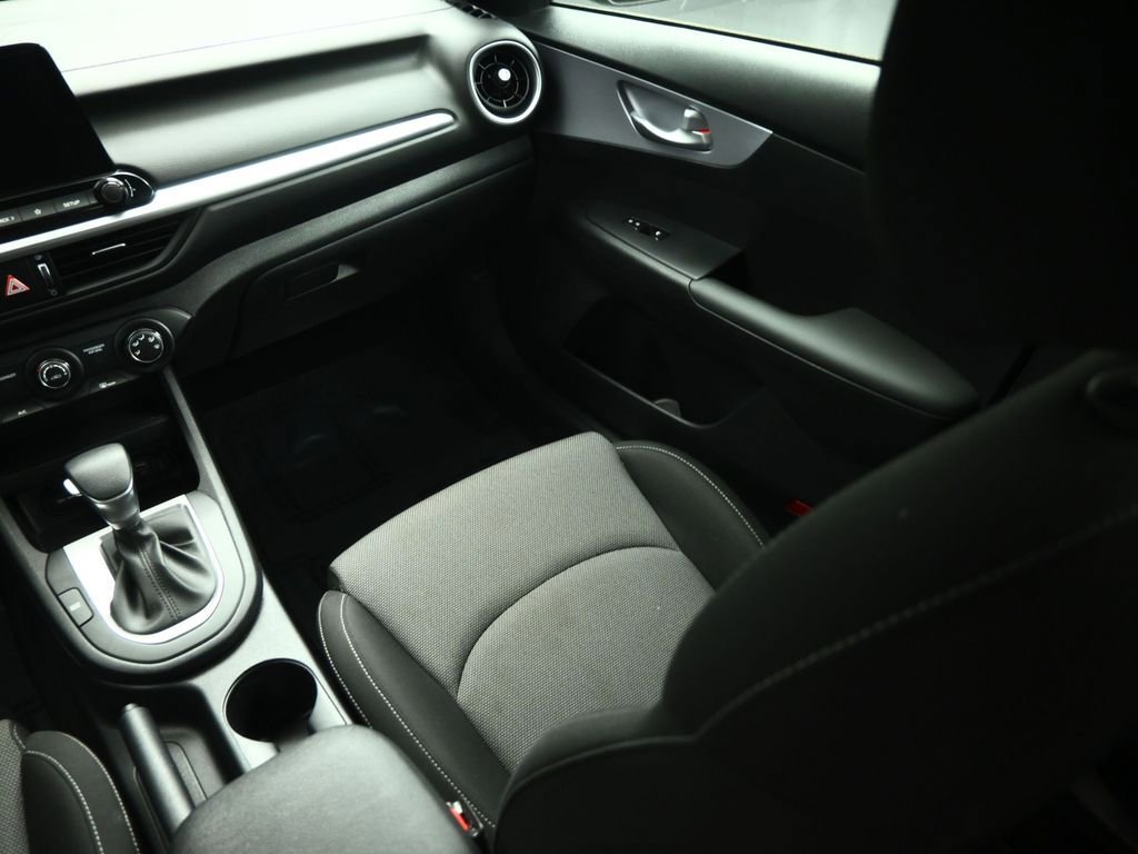 Certified 2024 Kia Forte LXS w/ LXS Technology Package image 45