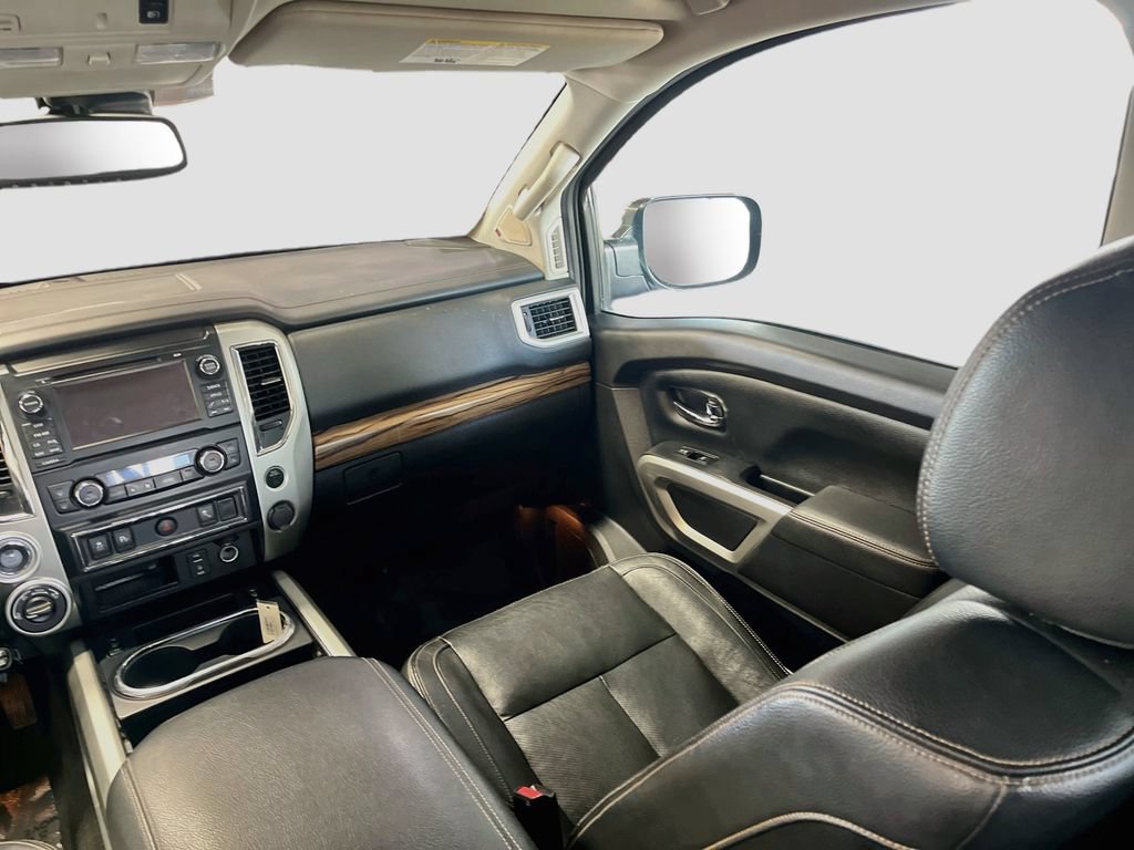 Used 2018 Nissan Titan SL AWD/4WD image 24
