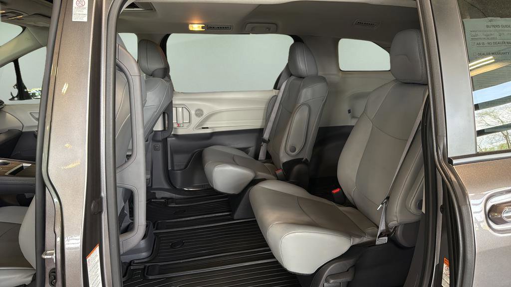 Used 2023 Toyota Sienna XLE w/ XLE Plus Package image 14