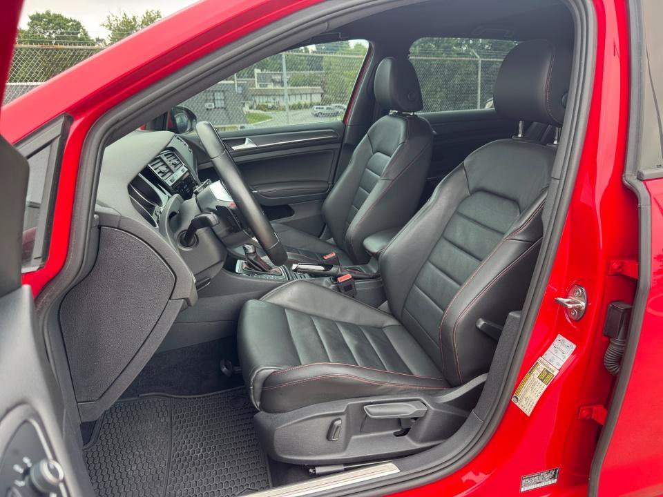 Used 2020 Volkswagen GTI SE FWD image 31