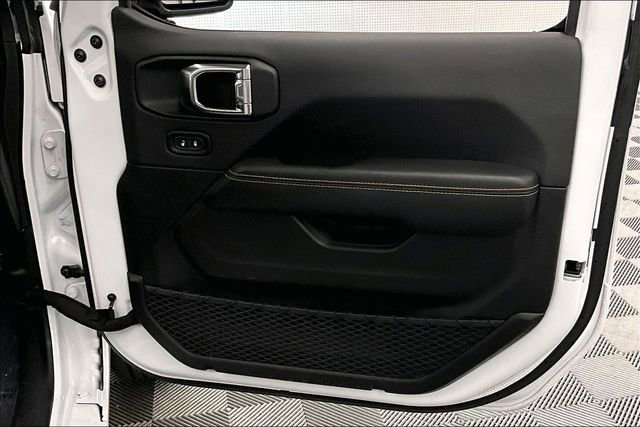 Used 2025 Jeep Wrangler Unlimited Sahara w/ Safety Group image 23