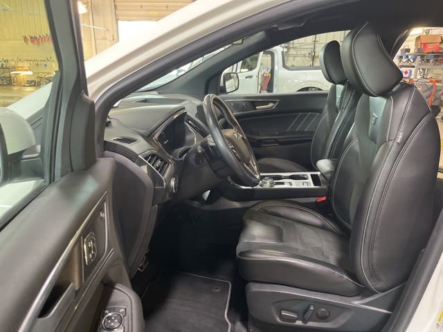 Used 2021 Ford Edge ST image 16
