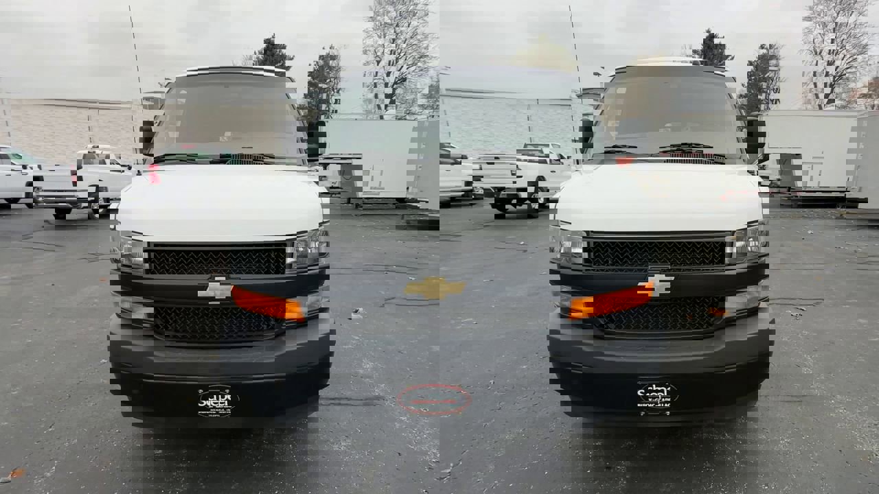 Used 2022 Chevrolet Express 2500 Extended w/ Driver Convenience Package image 3