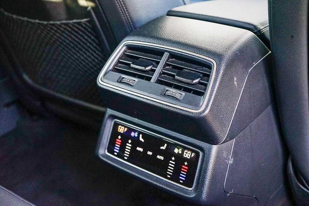 Used 2024 Audi Q8 e-tron Premium AWD/4WD image 16