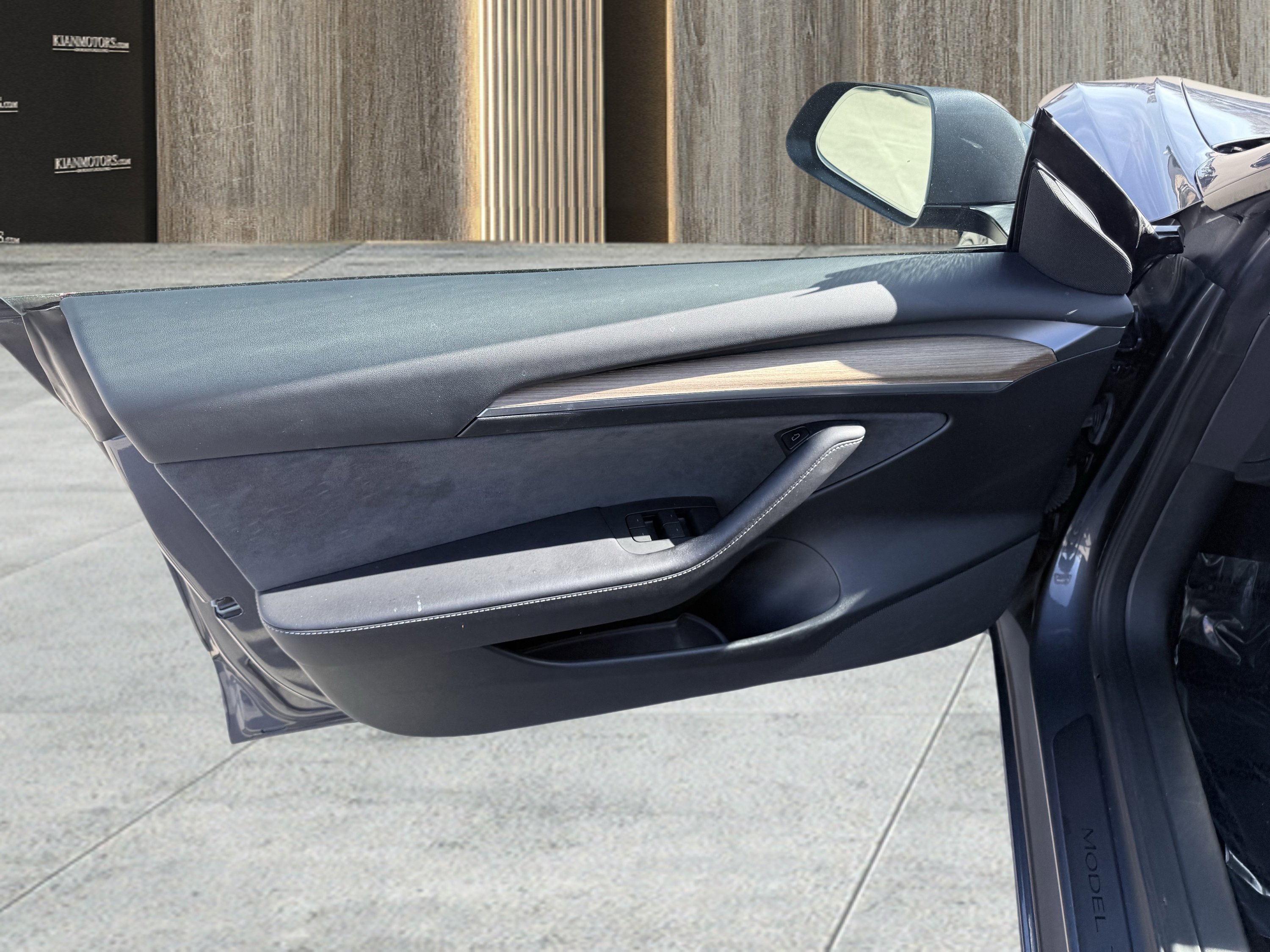 Used 2023 Tesla Model 3 Standard Range image 22