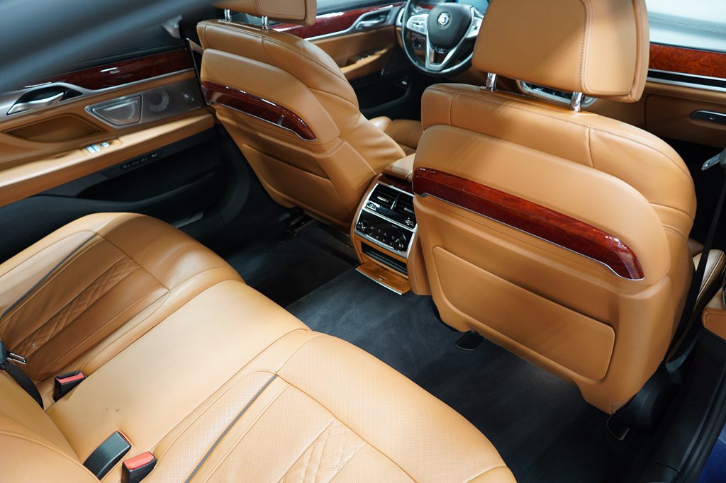 Used 2022 BMW ALPINA B7 xDrive w/ Luxury Rear Seating Package AWD/4WD image 20