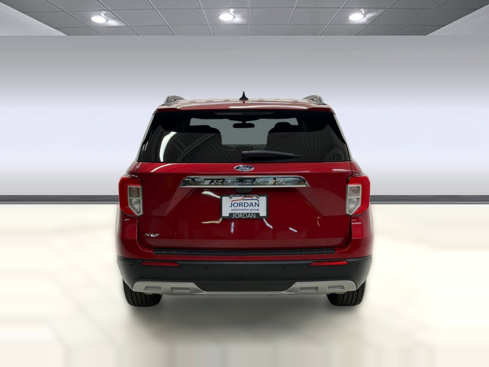 Used 2023 Ford Explorer XLT w/ Equipment Group 202A image 7