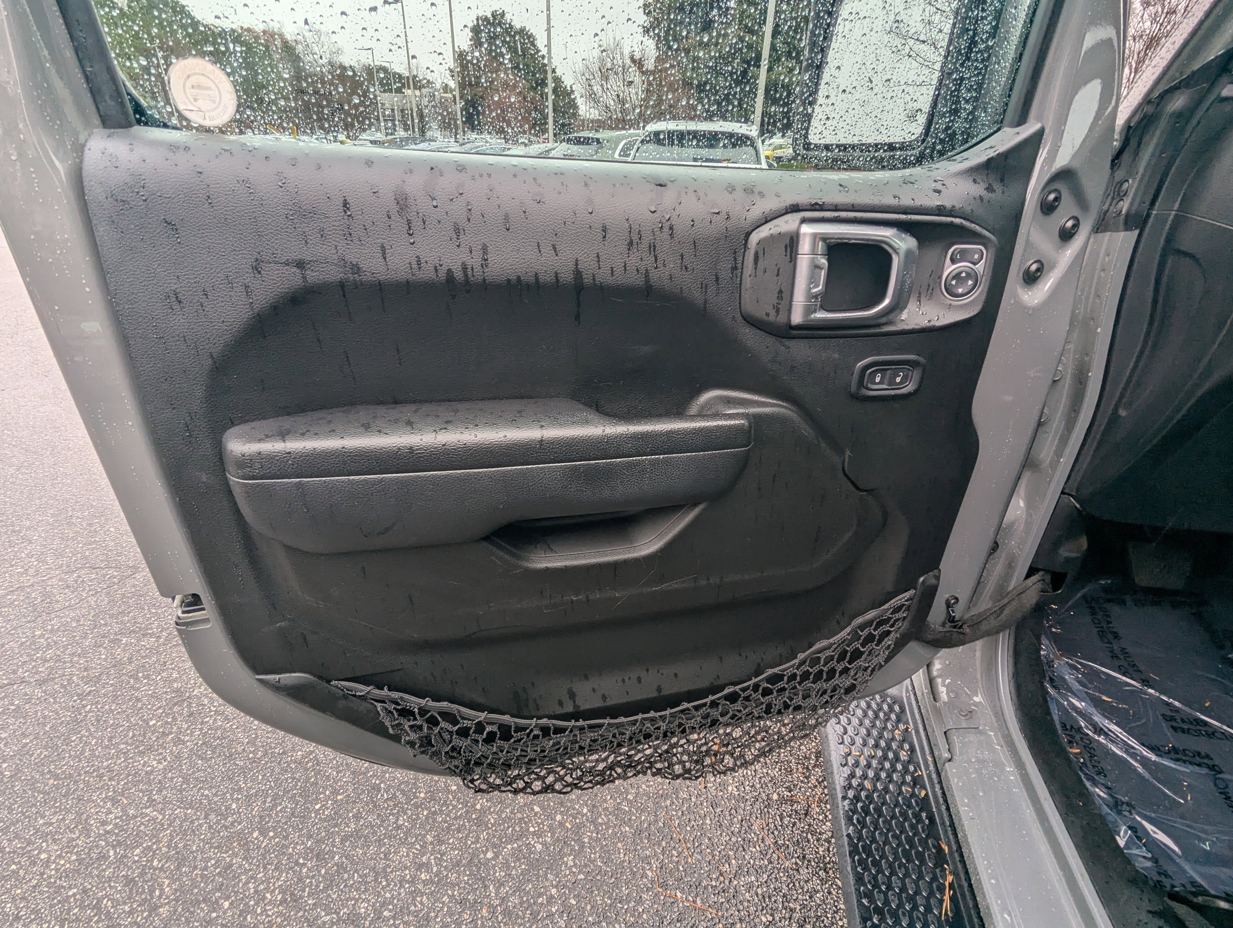 Used 2023 Jeep Wrangler Sport S image 13