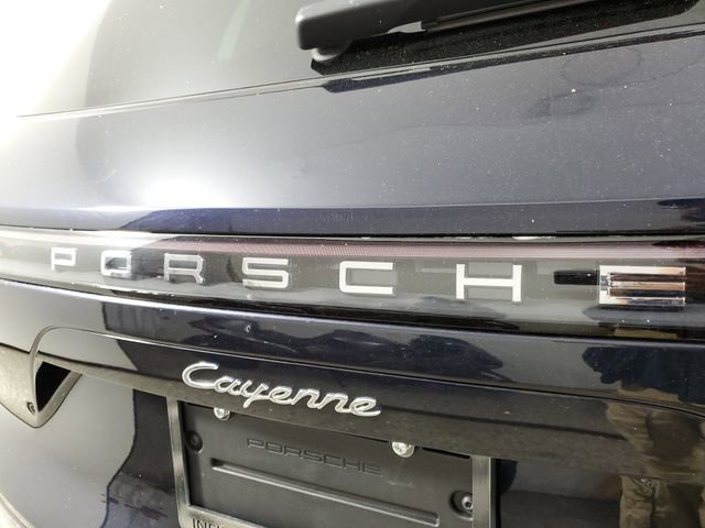 Used 2022 Porsche Cayenne w/ Premium Package image 6