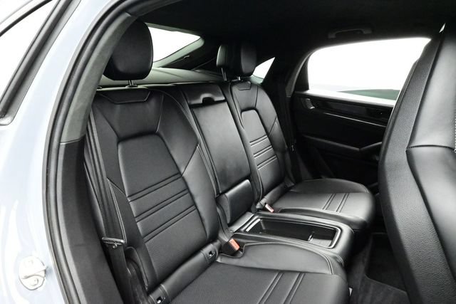 Certified 2024 Porsche Cayenne Turbo GT AWD/4WD image 17