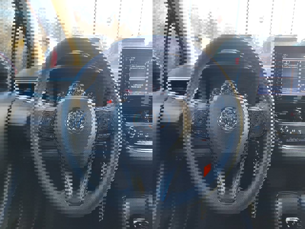 Used 2021 Toyota Corolla LE image 14