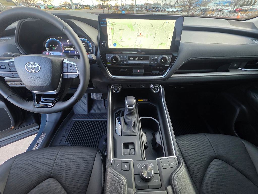 Used 2026 Toyota Grand Highlander Platinum image 16