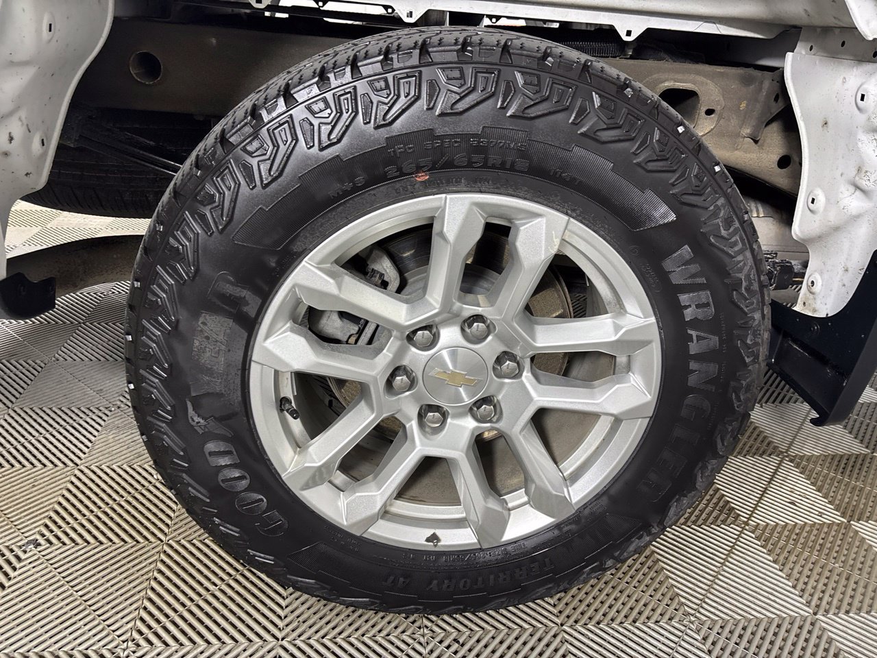 Used 2024 Chevrolet Silverado 1500 LT AWD/4WD image 33
